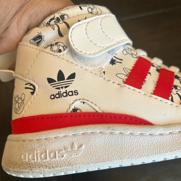 Disney x Addidas Little kids- size 12us - Picture 4 of 7
